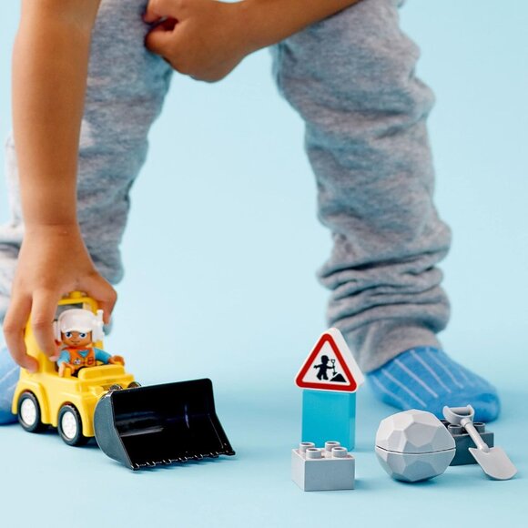 Lego DUPLO Construction Bulldozer 10930 Brand New - Picture 4 of 11